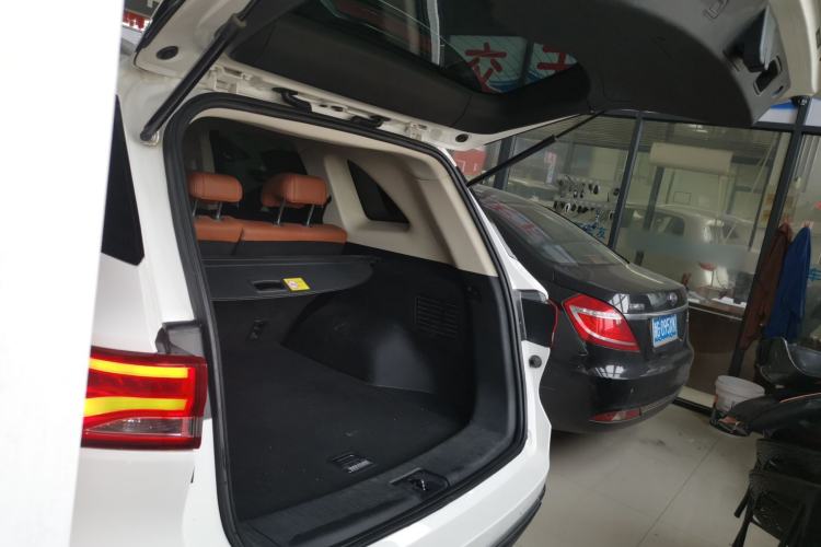 Used Zotye T500 2018 1.5T Automatic Smart Connected Prestige Model Trunk