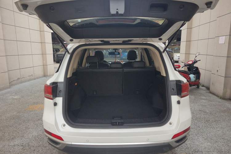 Used Zotye T500 2018 1.5T Automatic Luxury Model Trunk
