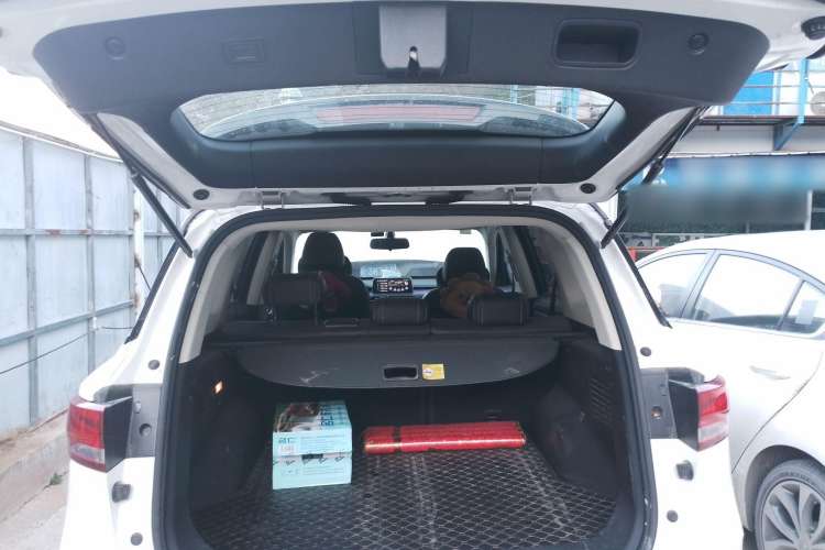 Used Zotye T500 2018 1.5T Automatic Smart Connected Prestige Model Trunk