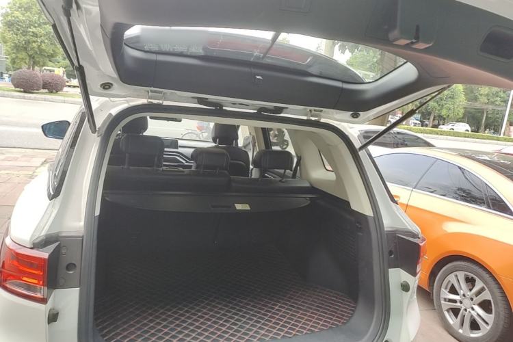Used Zotye T500 2018 1.5T Automatic Smart Connected Prestige Model Trunk