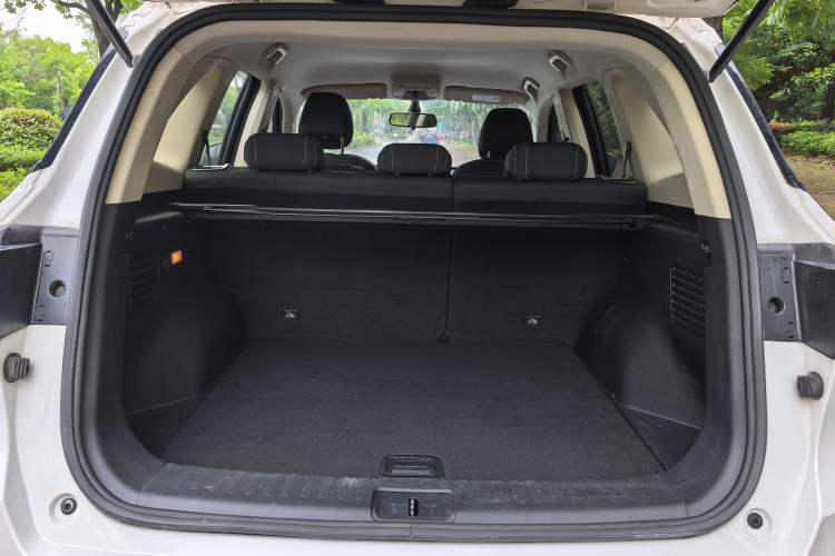 Used Zotye T500 2018 1.5T Automatic Luxury Model Trunk
