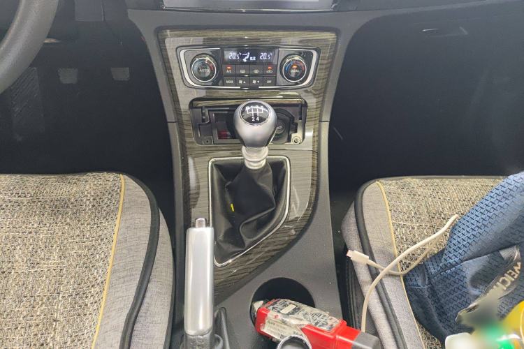 Used Zotye T600 2016 1.5T Manual Luxury Edition Gear Lever