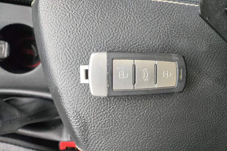 Used Zotye T600 2016 1.5T Manual Luxury Edition Interior 1