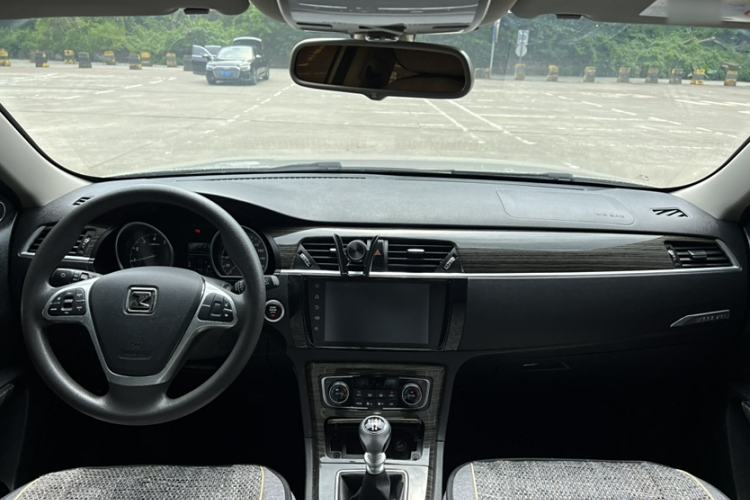 Used Zotye T600 2016 1.5T Manual Luxury Edition Interior 5