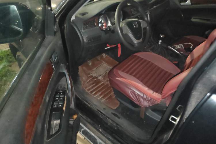 Used Zotye T600 2014 1.5T Manual Elite Edition Driver Seat