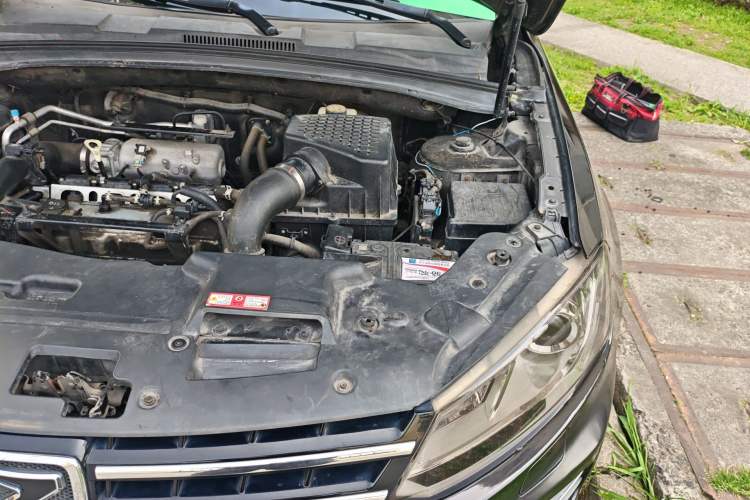 Used Zotye T600 2014 2.0T DCT Luxury Version Engine Bay Left
