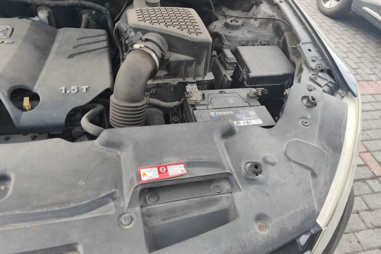 Used Zotye T600 2014 1.5T Manual Elite Edition Engine Bay Left
