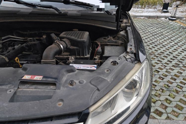 Used Zotye T600 2014 1.5T Manual Luxury Model Engine Bay Left