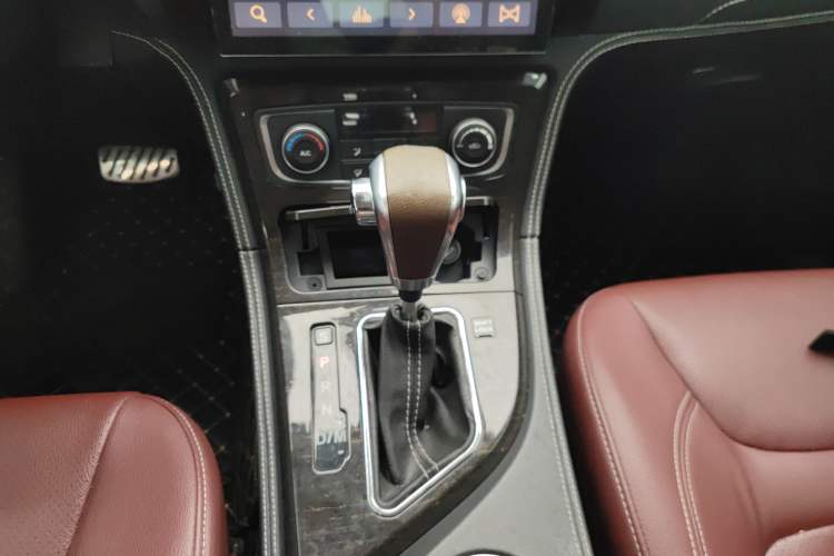 Used Zotye T600 2014 2.0T DCT Luxury Version Gear Lever