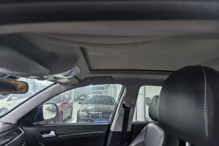 Used Zotye T600 2014 1.5T Manual Luxury Model Headliner