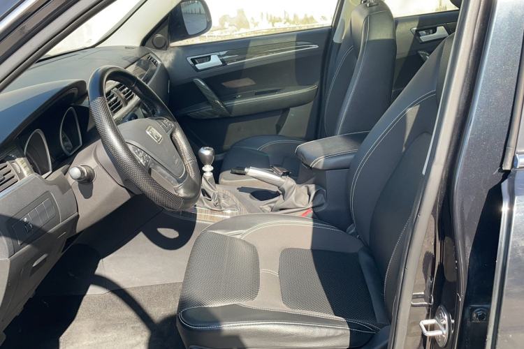 Used Zotye T600 2014 1.5T Manual Luxury Model Interior 1
