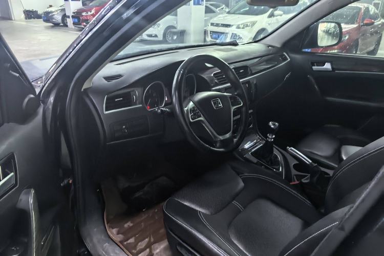 Used Zotye T600 2014 1.5T Manual Luxury Model Interior 2