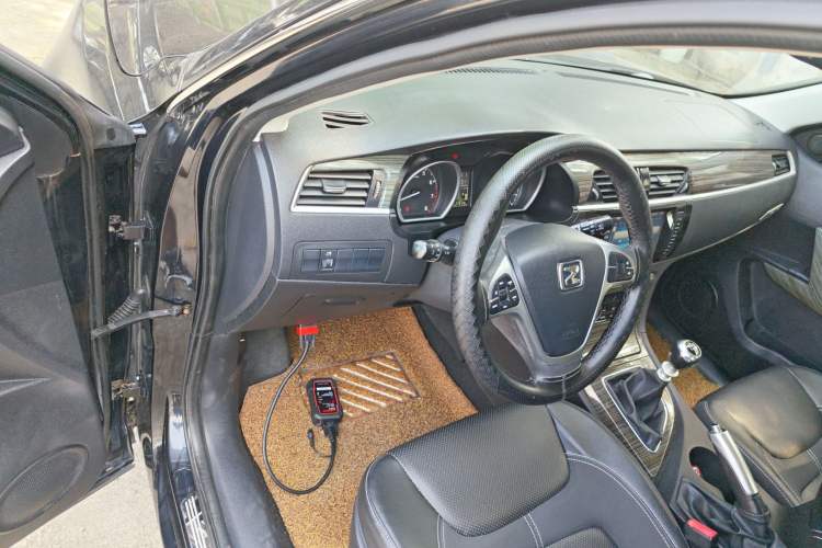 Used Zotye T600 2014 1.5T Manual Luxury Model Interior 3