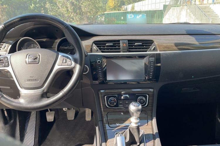 Used Zotye T600 2014 1.5T Manual Luxury Model Interior 3