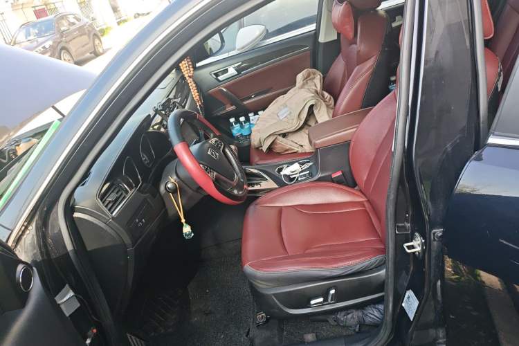 Used Zotye T600 2014 2.0T DCT Luxury Version Left Front Seat