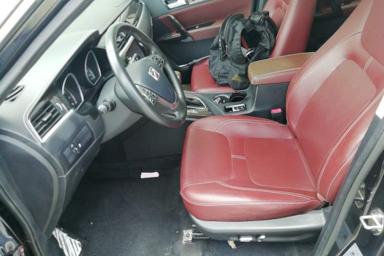 Used Zotye T600 2014 2.0T DCT Luxury Version Left Front Seat