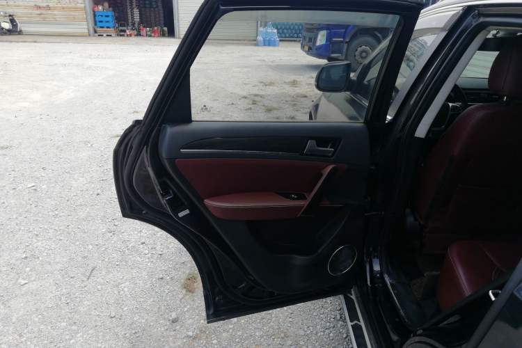 Used Zotye T600 2014 2.0T DCT Luxury Version Left Rear Door Interior
