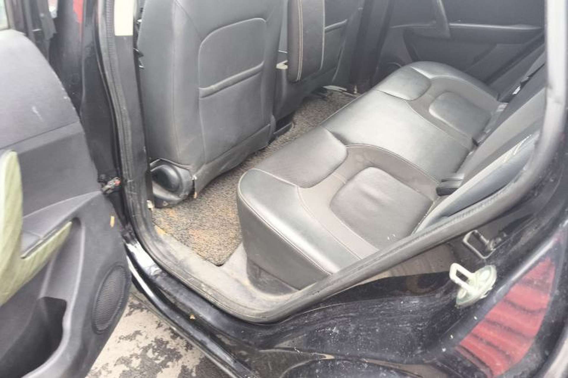 Used Zotye T600 2014 1.5T Manual Luxury Model Left Rear Seat
