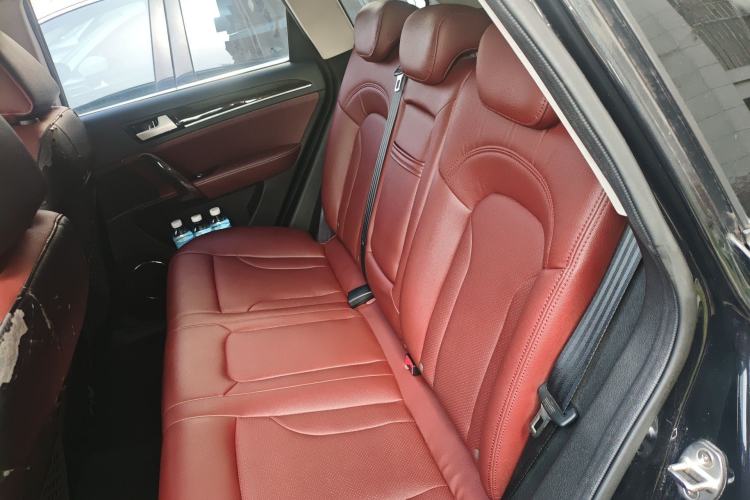 Used Zotye T600 2014 2.0T DCT Luxury Version Left Rear Seat