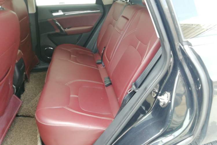 Used Zotye T600 2014 2.0T DCT Luxury Version Left Rear Seat