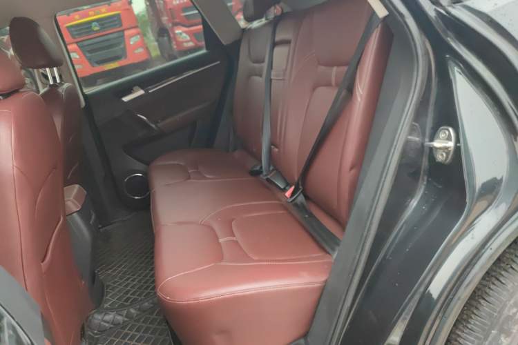 Used Zotye T600 2014 2.0T DCT Luxury Version Left Rear Seat