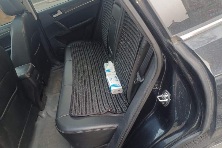 Used Zotye T600 2014 1.5T Manual Luxury Model Left Rear Seat