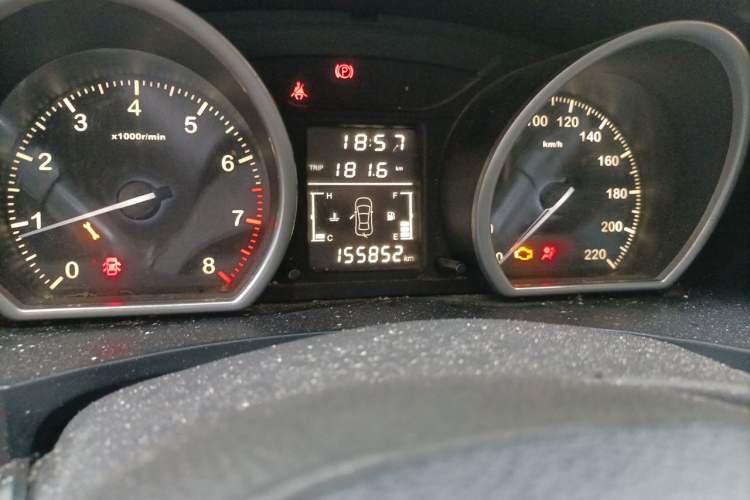 Used Zotye T600 2014 1.5T Manual Luxury Model Odometer Close Up