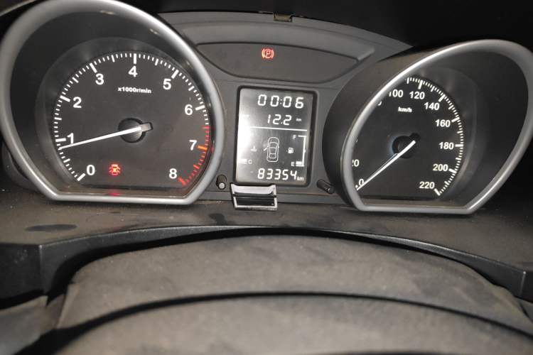Used Zotye T600 2014 1.5T Manual Elite Edition Odometer Close Up