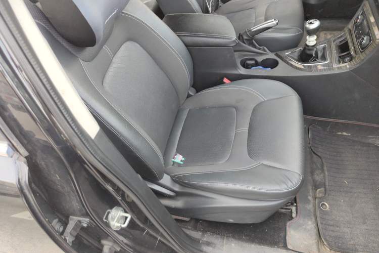Used Zotye T600 2014 1.5T Manual Elite Edition Right Front Seat