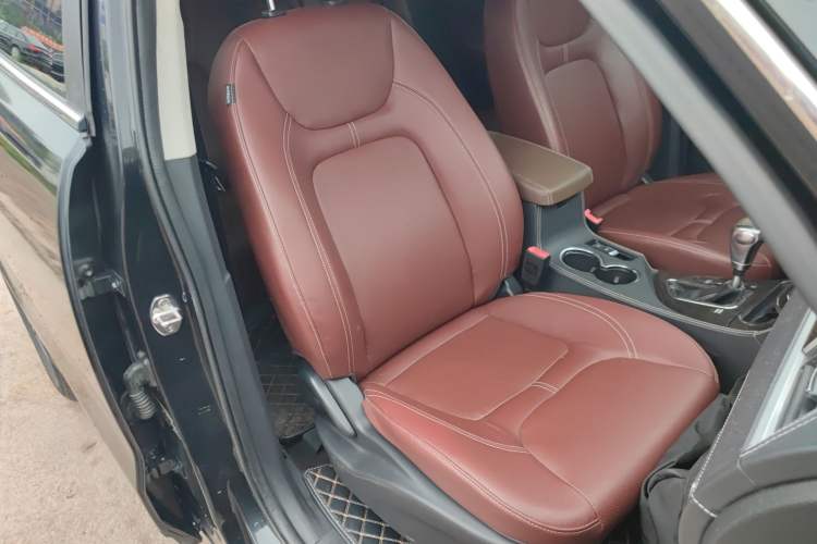 Used Zotye T600 2014 2.0T DCT Luxury Version Right Front Seat
