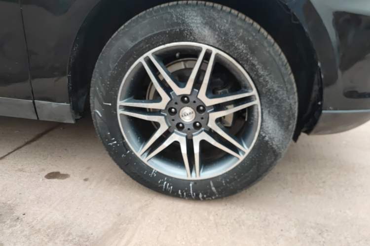 Used Zotye T600 2014 2.0T DCT Luxury Version Right Front Wheel Hub