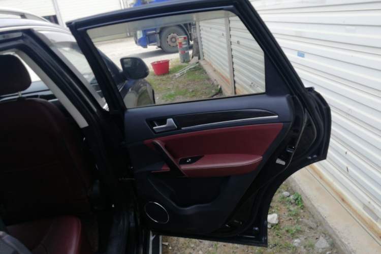 Used Zotye T600 2014 2.0T DCT Luxury Version Right Rear Door Interior