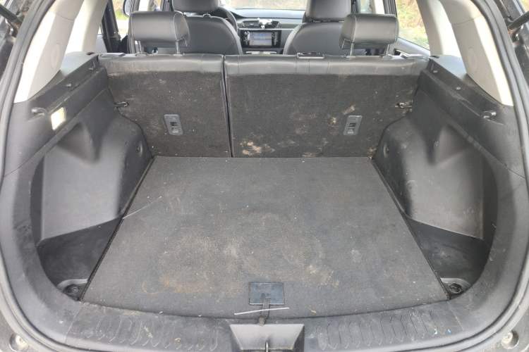 Used Zotye T600 2014 1.5T Manual Elite Edition Trunk