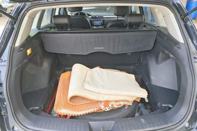 Used Zotye T600 2014 1.5T Manual Luxury Model Trunk