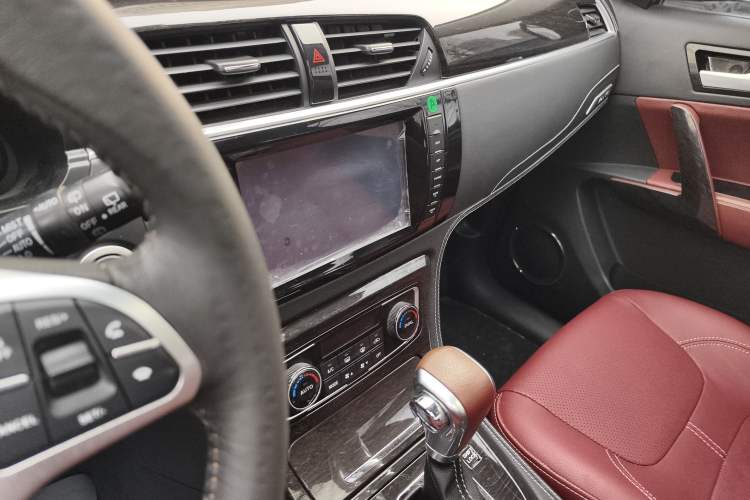 Used Zotye T600 2014 2.0T DCT Luxury Version Audio And AC Panel