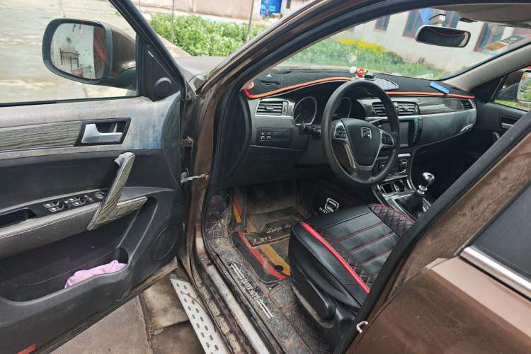 Used Zotye T600 2014 1.5T Manual Luxury Model Driver Seat
