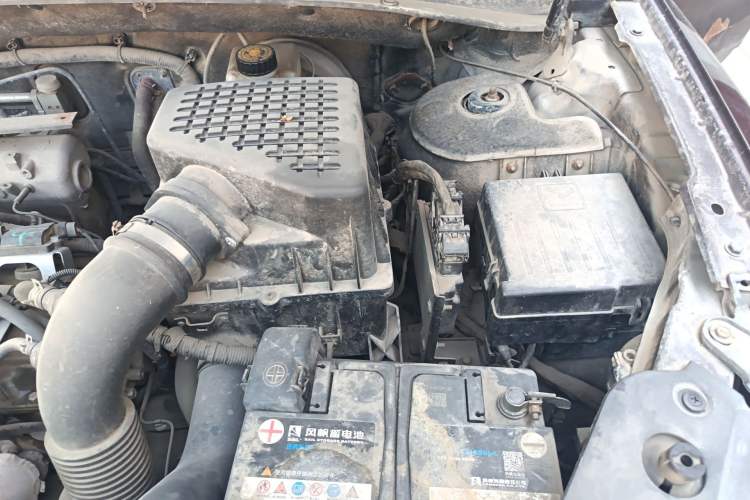 Used Zotye T600 2014 2.0T DCT Luxury Version Engine Bay Left