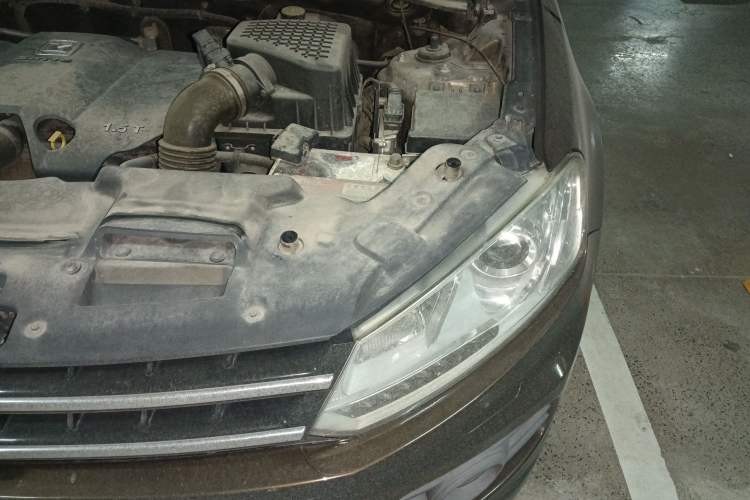 Used Zotye T600 2014 1.5T Manual Elite Edition Engine Bay Left