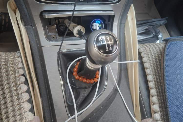 Used Zotye T600 2014 1.5T Manual Luxury Model Gear Lever