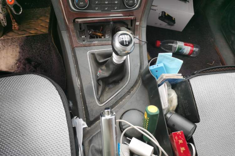 Used Zotye T600 2014 1.5T Manual Elite Edition Gear Lever