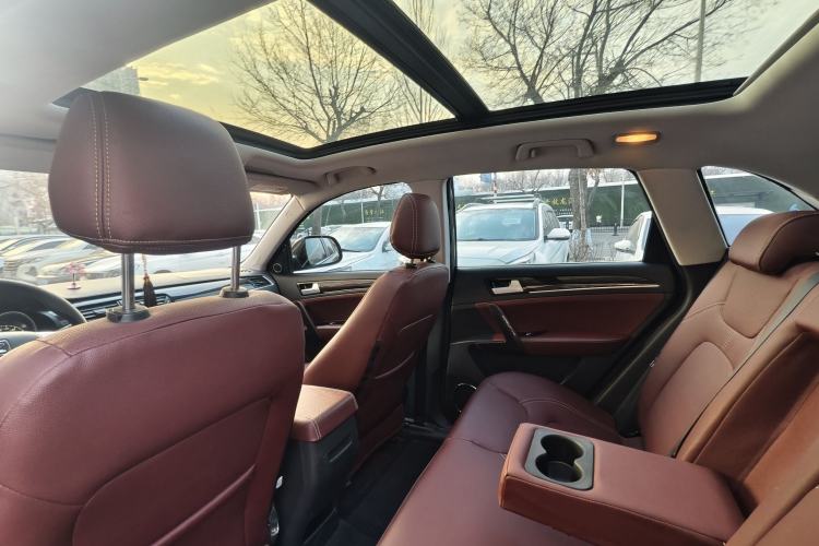 Used Zotye T600 2014 2.0T DCT Luxury Version Interior 4