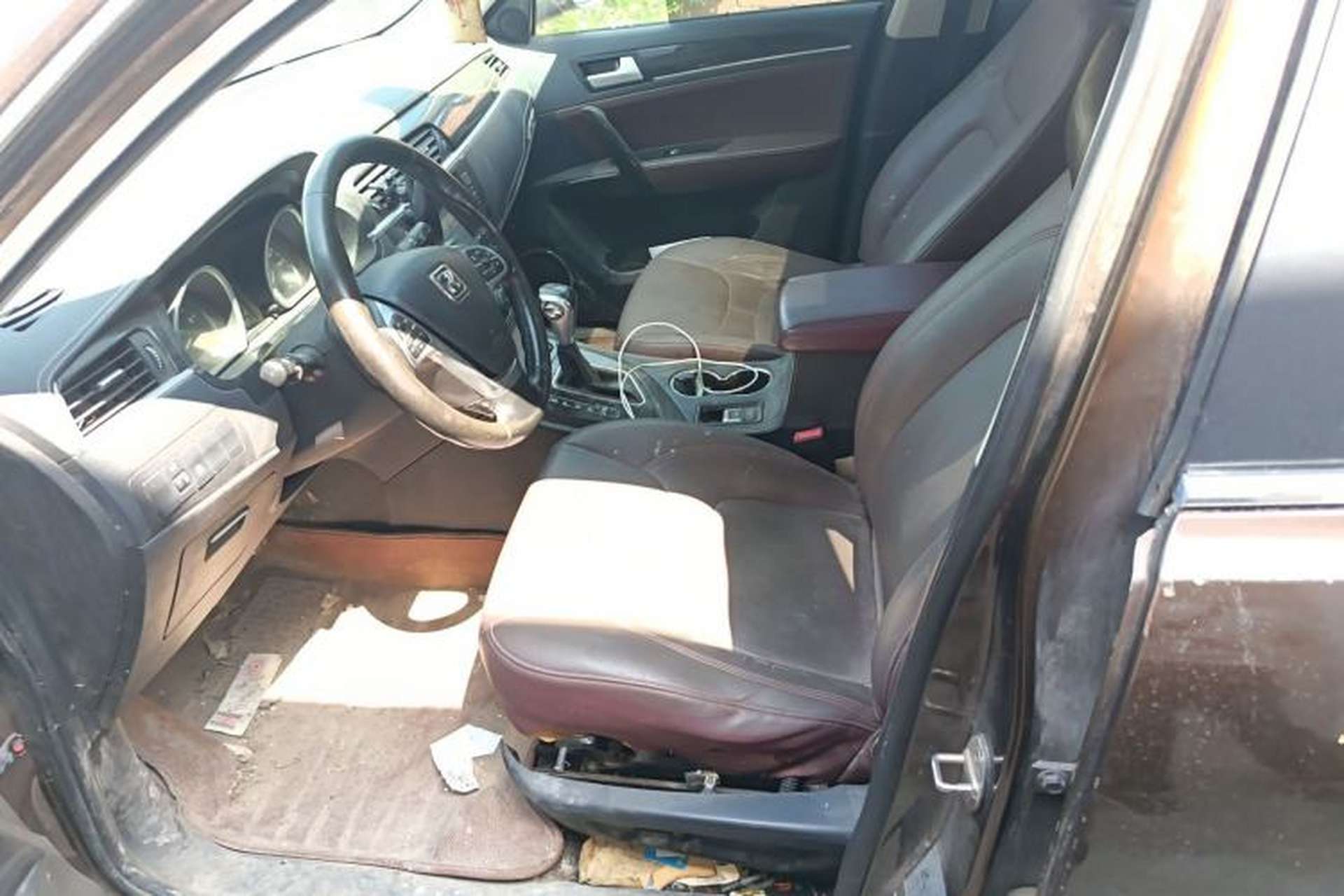 Used Zotye T600 2014 2.0T DCT Luxury Version Left Front Seat