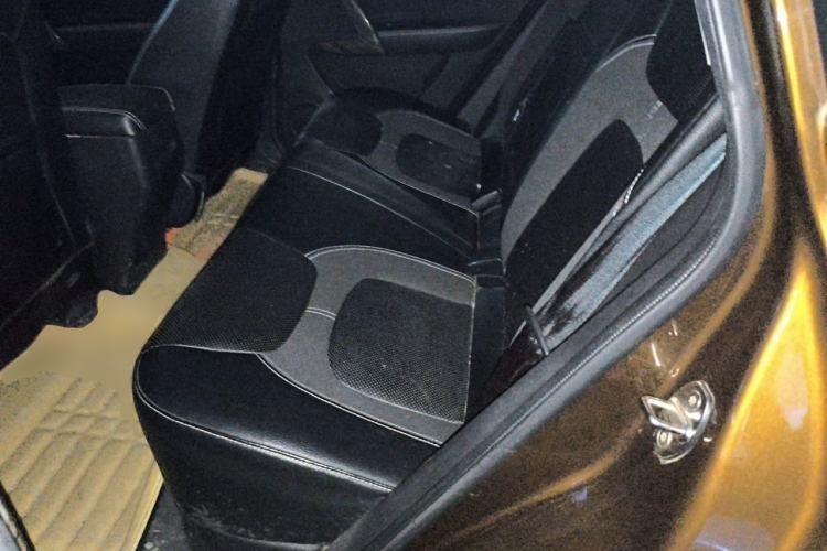 Used Zotye T600 2014 1.5T Manual Luxury Model Left Rear Seat
