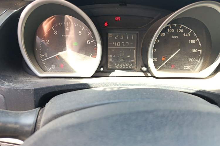 Used Zotye T600 2014 2.0T DCT Luxury Version Odometer Close Up