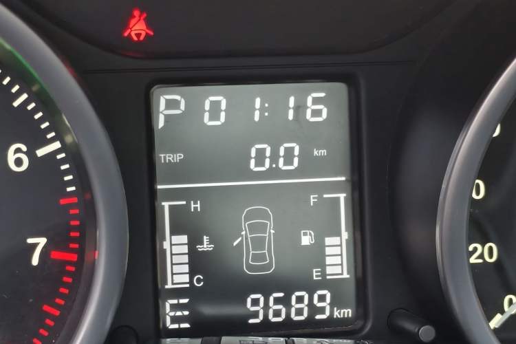 Used Zotye T600 2014 2.0T DCT Luxury Version Odometer Close Up