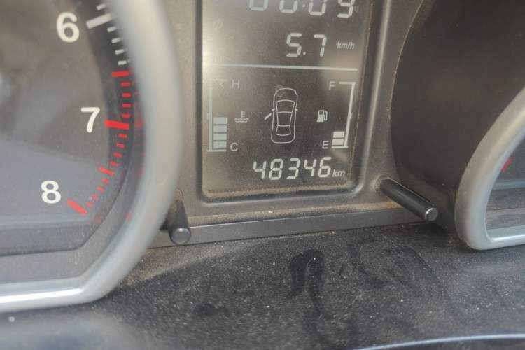Used Zotye T600 2014 1.5T Manual Luxury Model Odometer Close Up