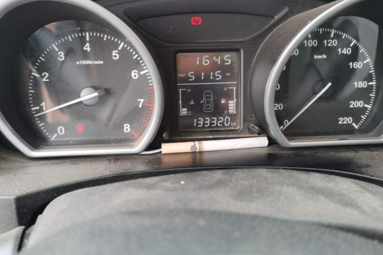 Used Zotye T600 2014 1.5T Manual Elite Edition Odometer Close Up
