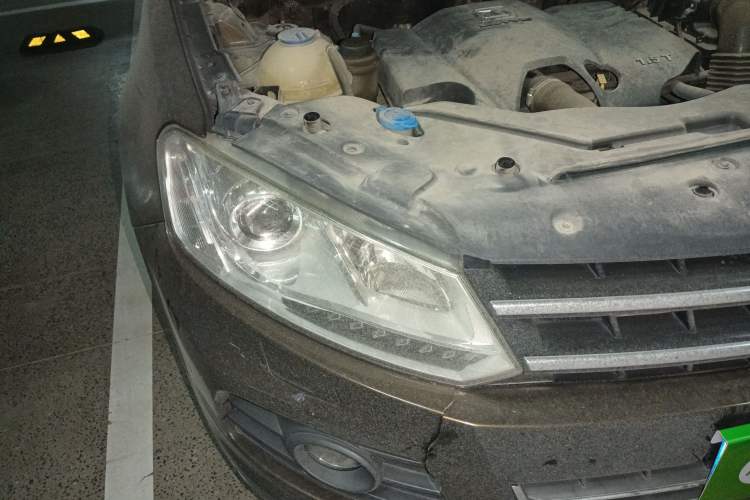 Used Zotye T600 2014 1.5T Manual Elite Edition Right Front Headlight