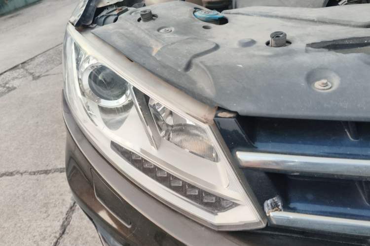 Used Zotye T600 2014 1.5T Manual Luxury Model Right Front Headlight