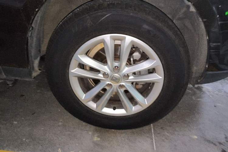 Used Zotye T600 2014 1.5T Manual Luxury Model Right Front Wheel Hub